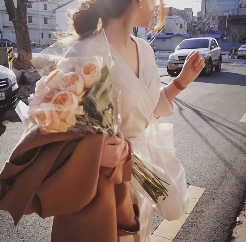 【国庆啦】简约女孩有氛围风格一组的动漫漫画头像篇  记得收藏